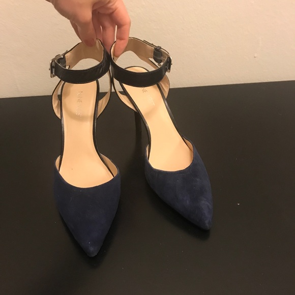 Nine West Strappy Heel 8 - Picture 4 of 6